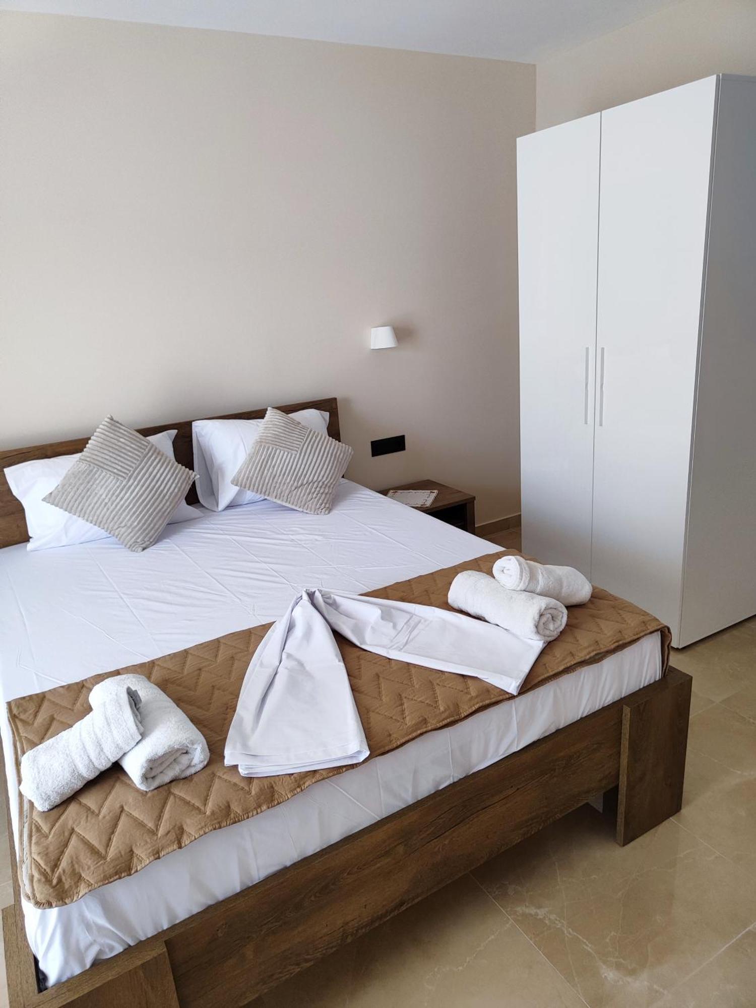 Yanna Studios & Apartments 蒂锡利维 外观 照片