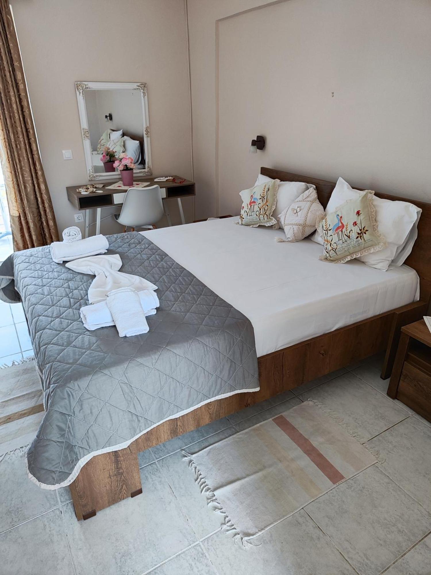 Yanna Studios & Apartments 蒂锡利维 外观 照片