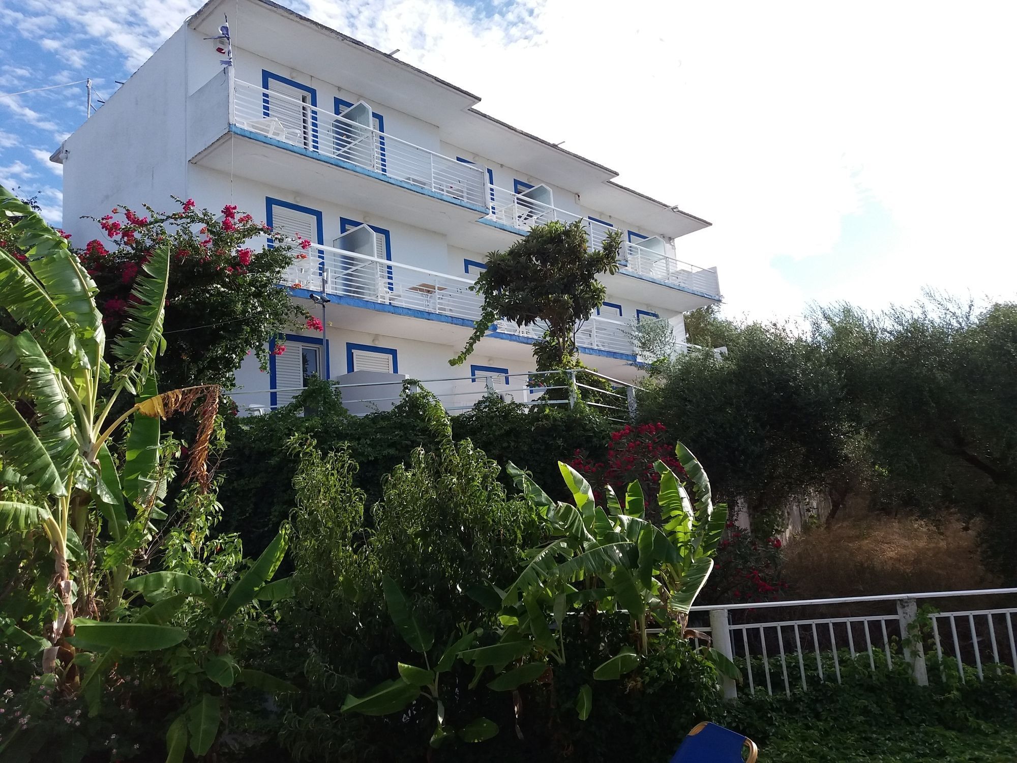 Yanna Studios & Apartments 蒂锡利维 外观 照片
